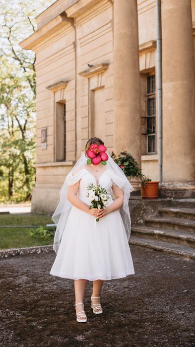 Весільна сукня міді