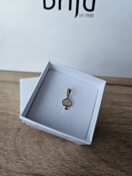 Złoty wisiorek zawieszka Briju PIK