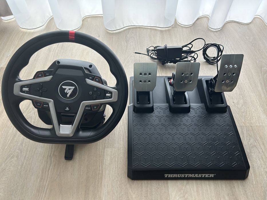 Thrustmaster T248 PS4 PS5 PC Wyścigowa kierownica i zestaw pedałów