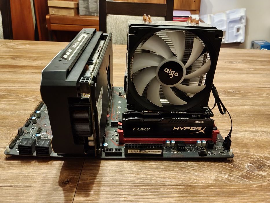 Procesor Intel core I5 7600k płyta główna  grafika ,ram.