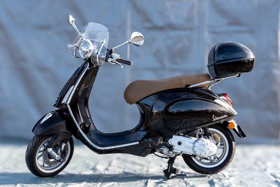 Vespa Primavera 50, 2020 rok, niski przebieg.