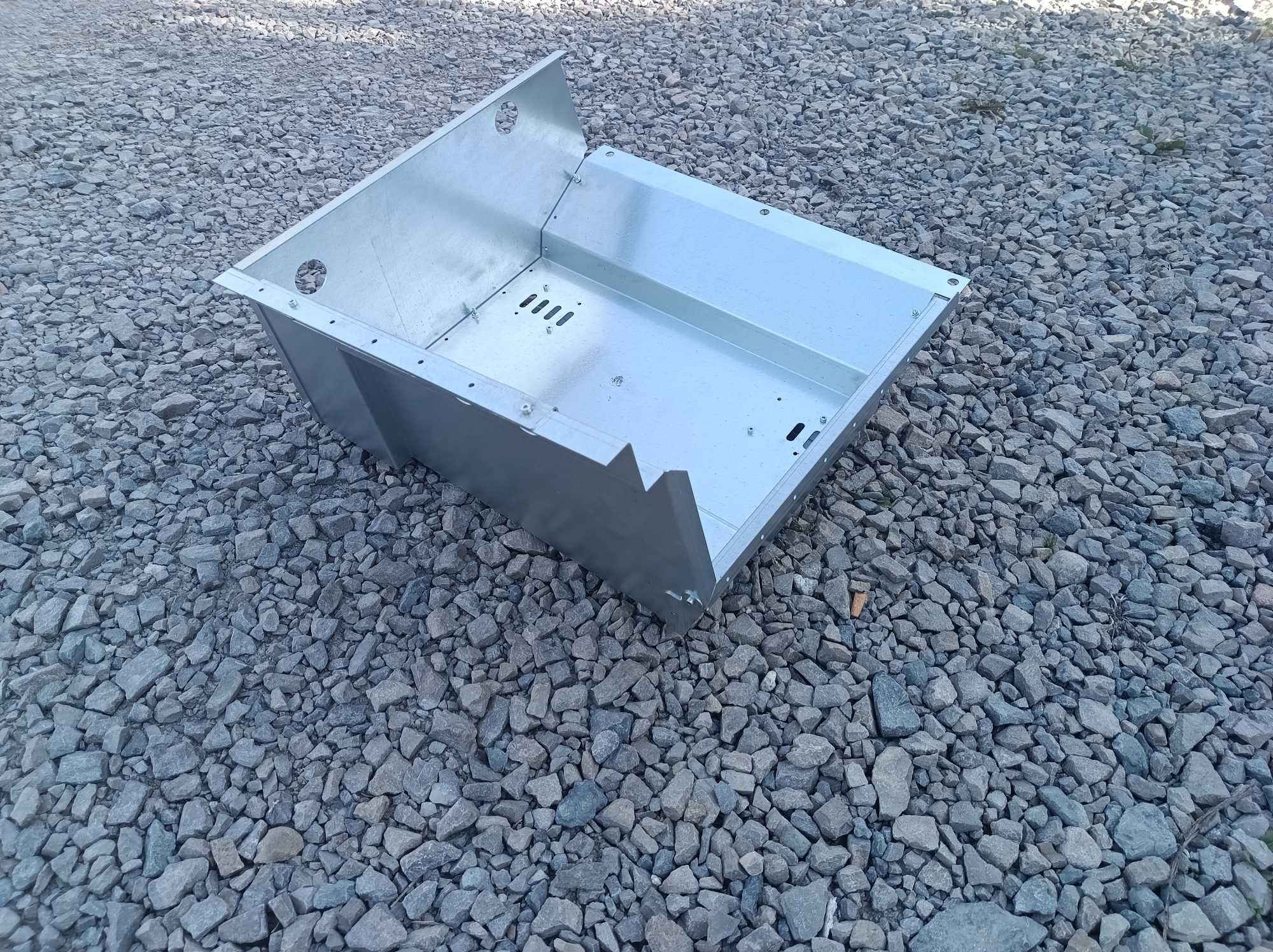 Box Batery / Skrzynka akumulatora Land Rover Defender