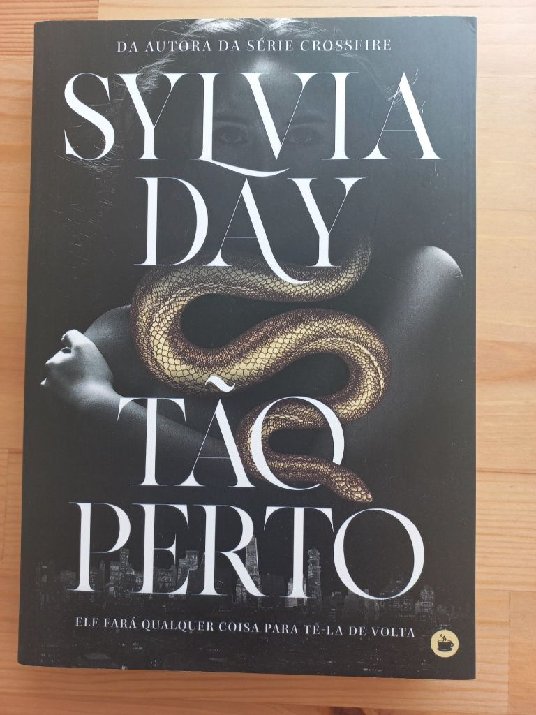Livro "Tão Perto" Sylvia Day