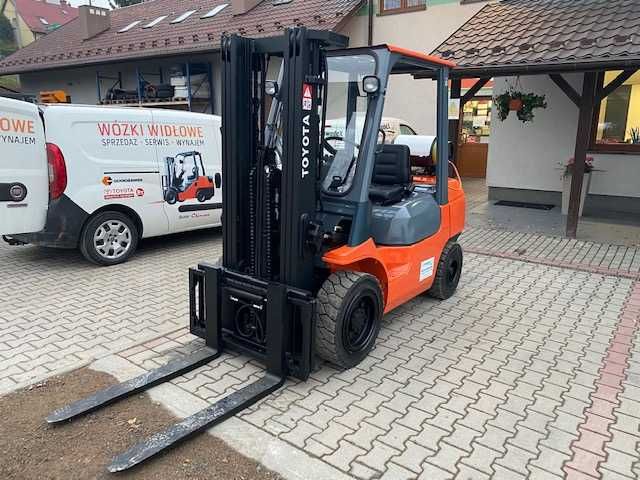 Wózek widłowy Toyota 02-7FGF30, 3t, LPG, 2002r, Triplex 4,3m, Automat