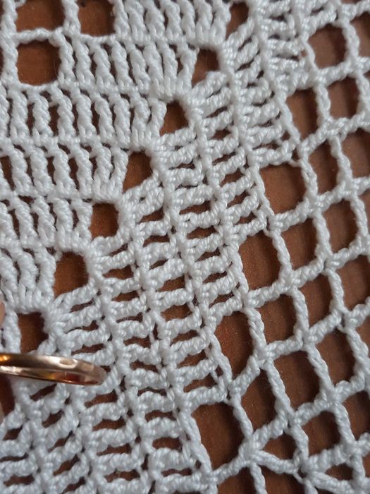 Stary złoty pierścionek z koralem .