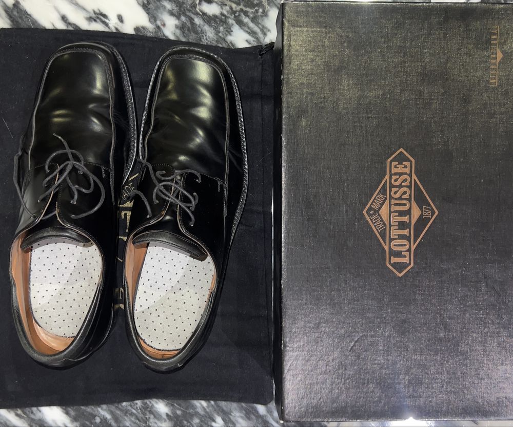 Sapatos Lottusse feitos à mão – pele genuína (bom estado)