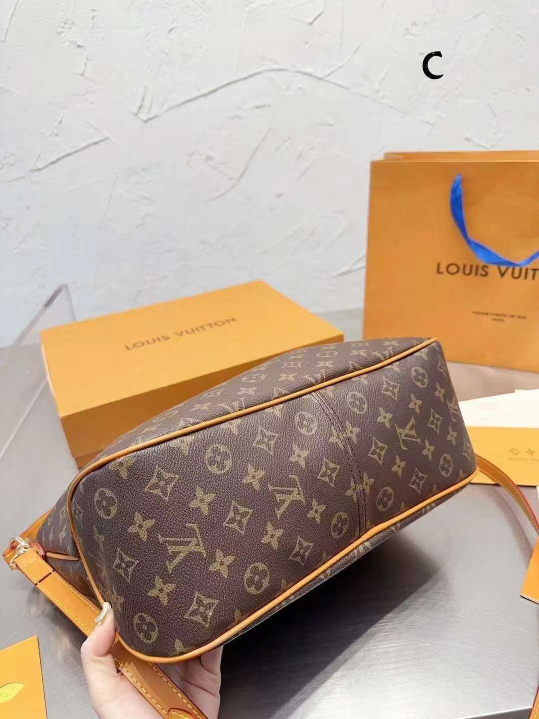 Torebka damska elegancka Louis Vuitton LV  od reki 09-43