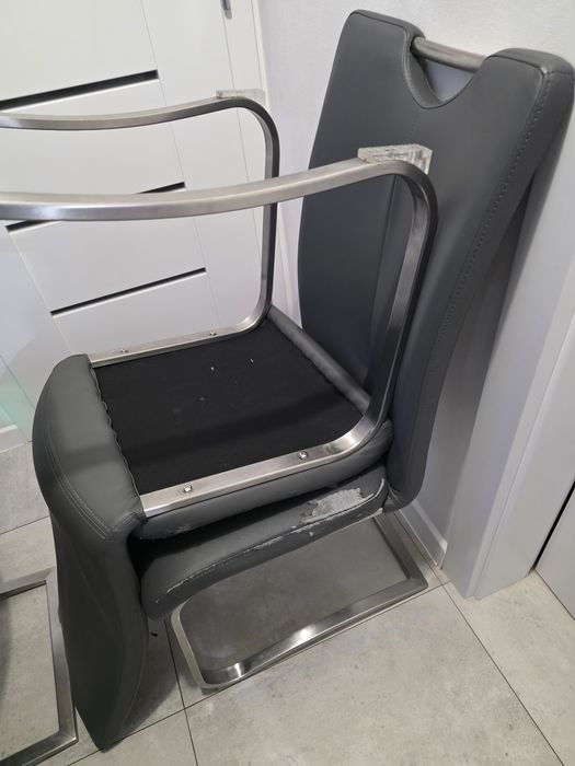 Krzesła. Salon. polecam!!!