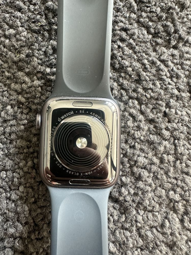 Apple Watch SE 40mm model A2351 GPS