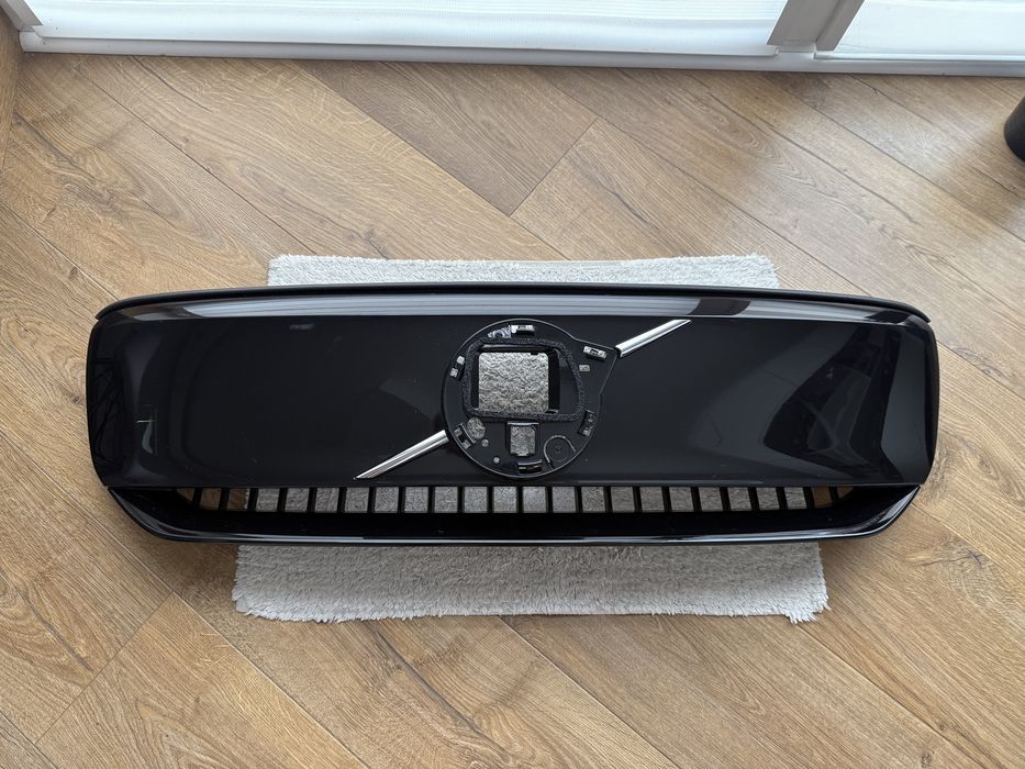 Решітка Volvo XC40 C40 Гриль Recharge