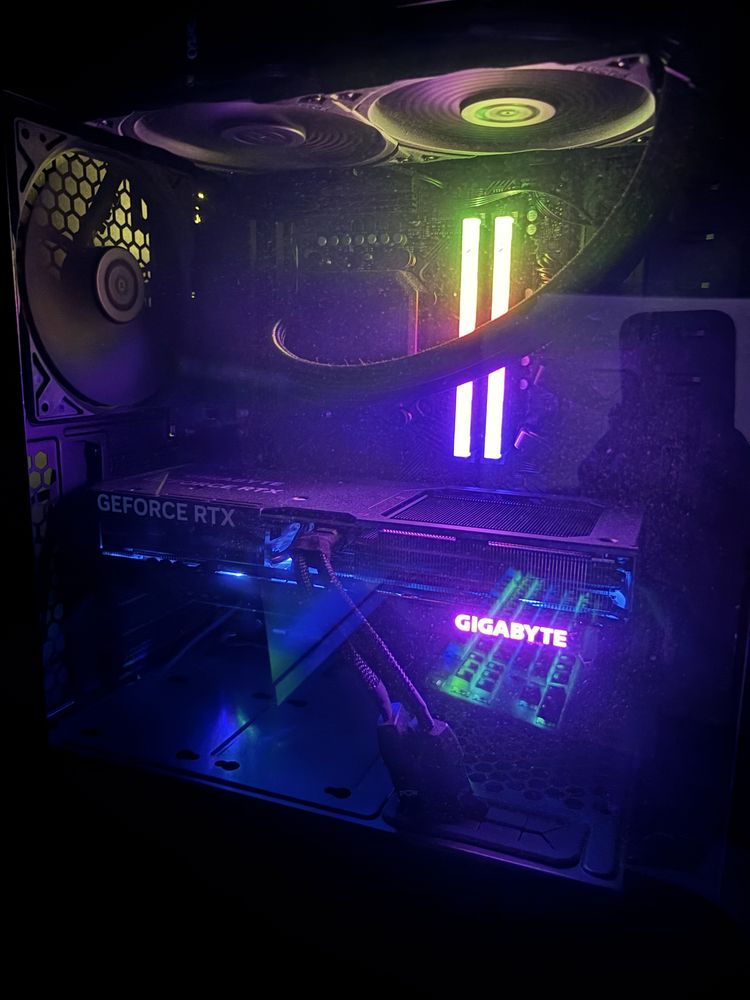 Komputer gamingowy r5 9600x rtx 4070 super