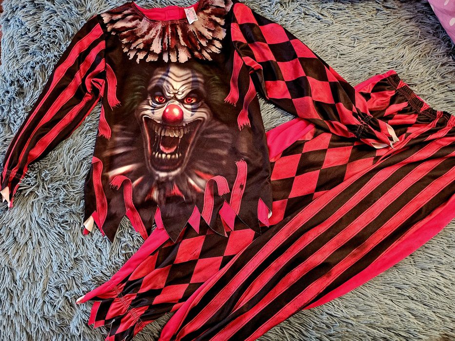 Костюм Пеннивайз на хеллоуин.