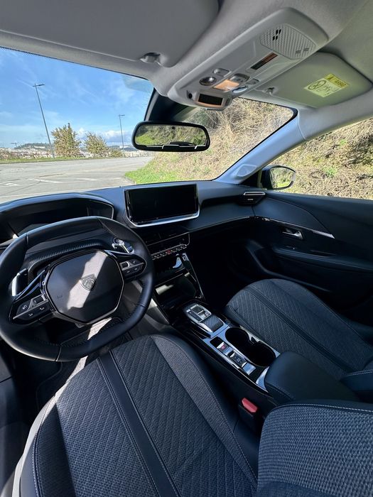 Peugeot 208 allure 1.2 hybrid