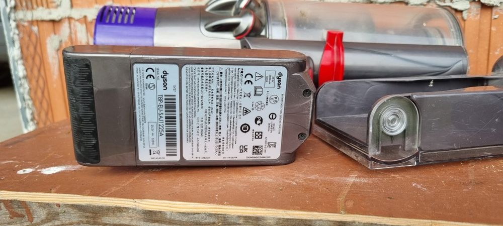 Odkurzacz dyson sv27