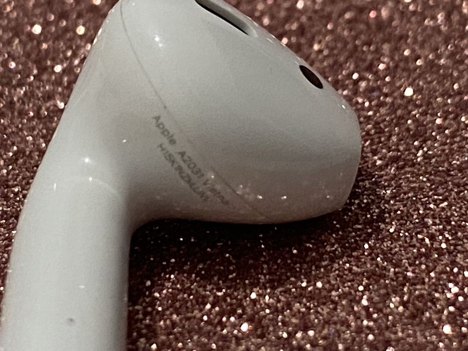 Продам навушники airpods 2 ліве а2031 стар нормальний