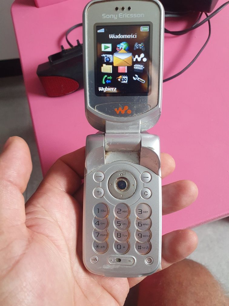 Głośnik Sony Ericsson MS-410 i ładowarką w300