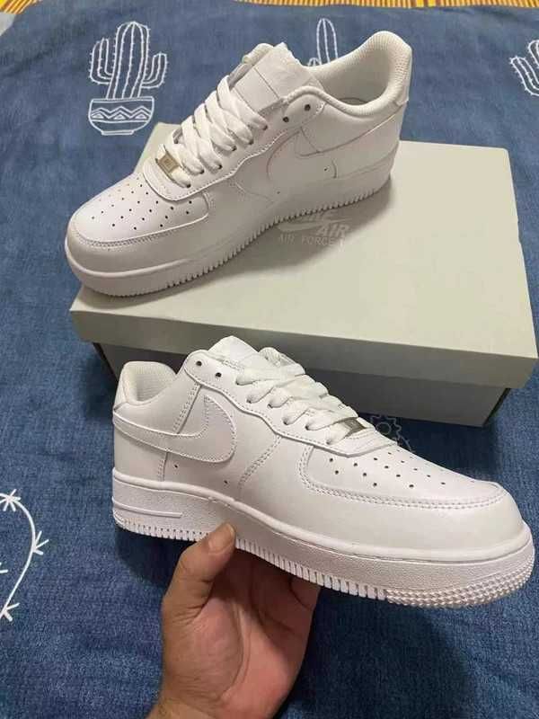 Nike Air Force 1 Low '07 White   37.5