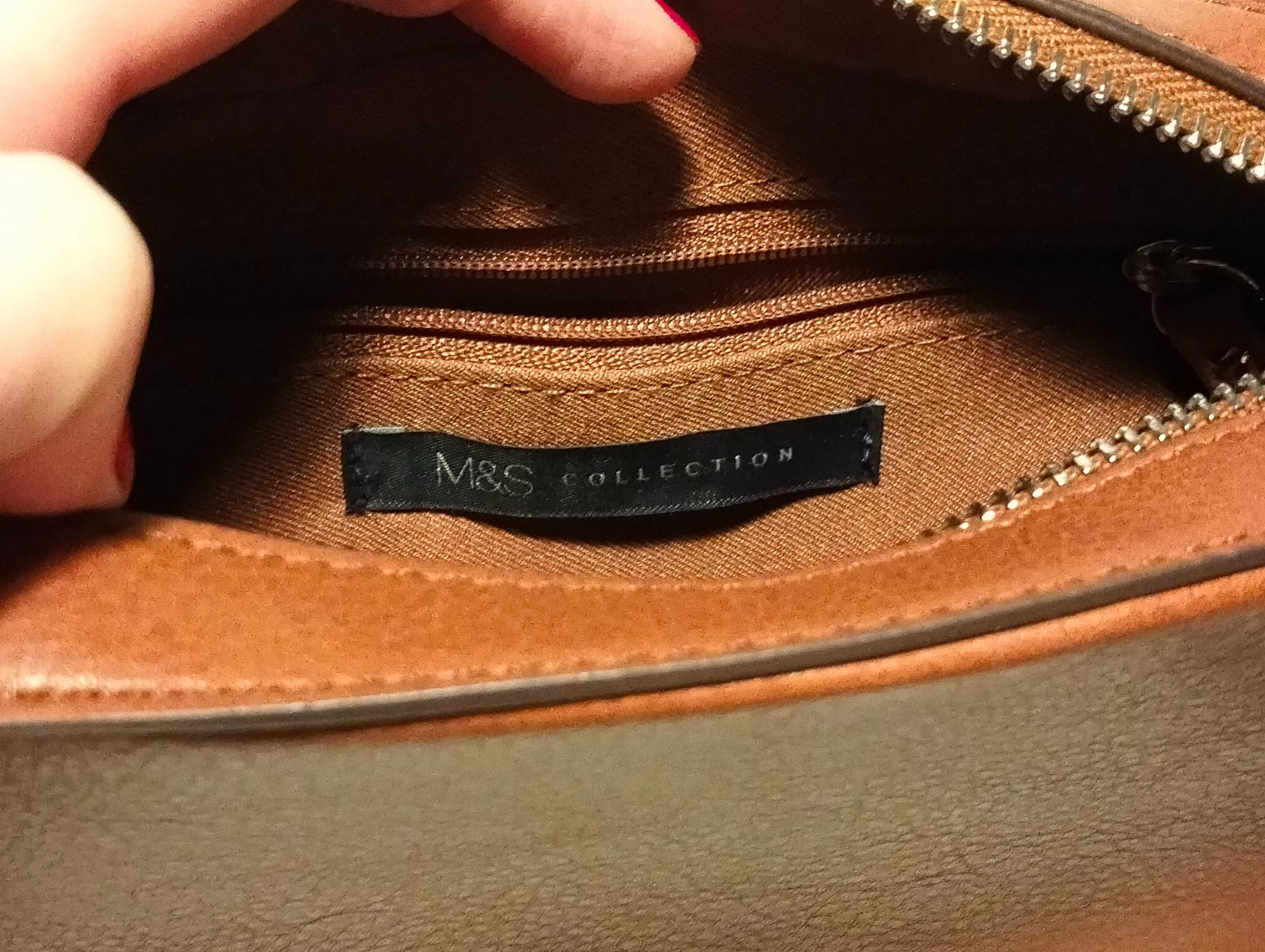mała brązowa torebka na  długim pasku Marks and Spencer