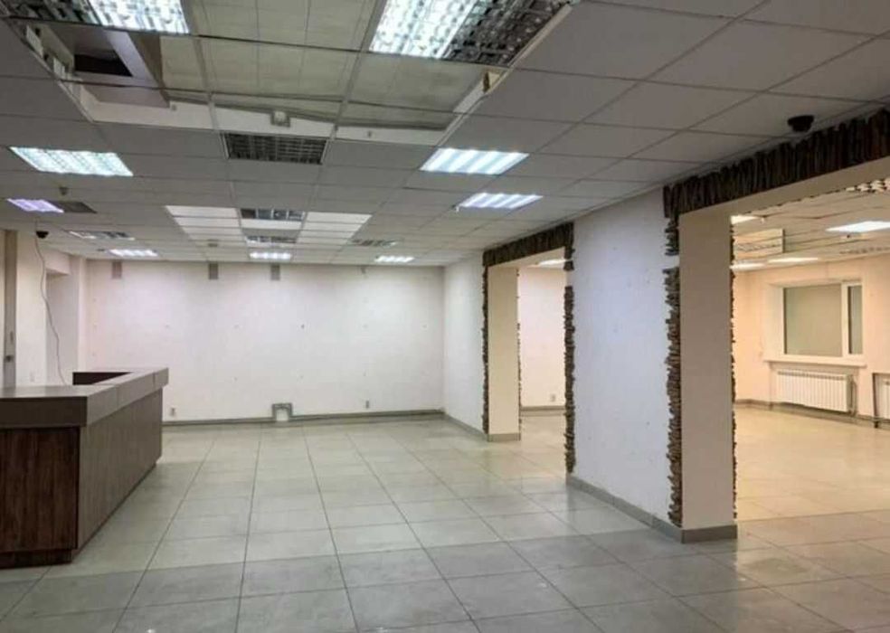 Продам Торгове примiщення пр.Л.Лукьяненка 41