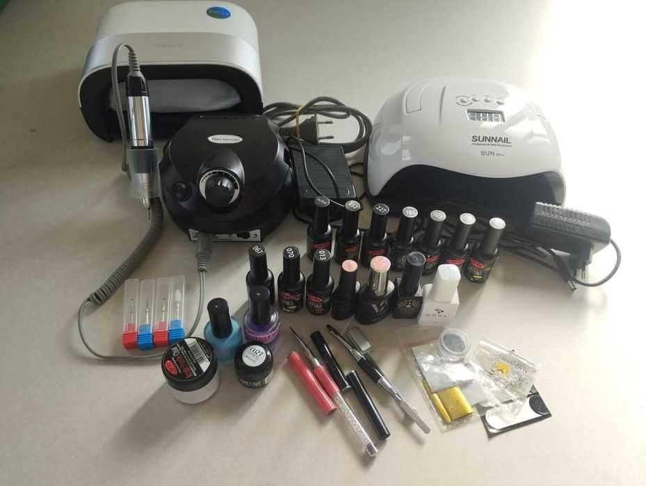 Лампи, фрейзер та інше для манікюру