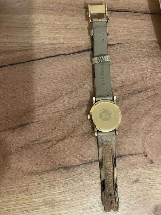 Женские часы Burberry, б/у