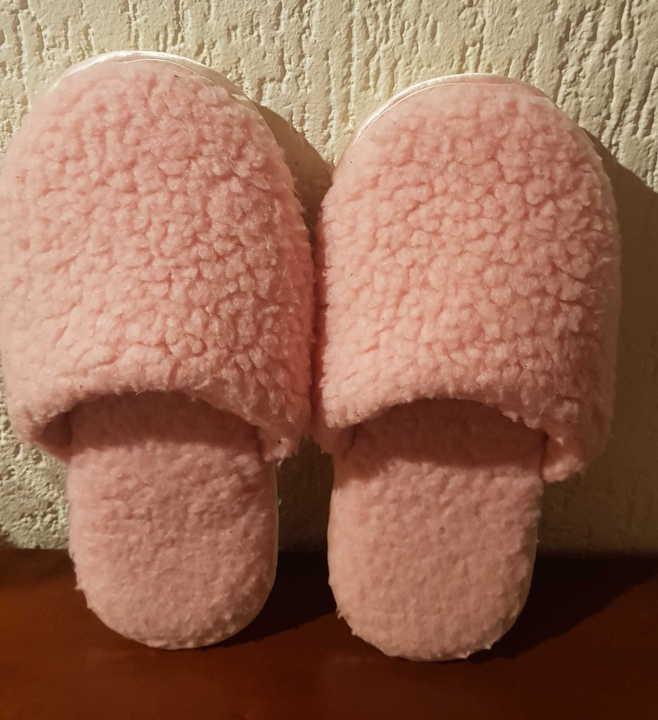 Chinelos / Pantufas cor de rosa Tamnho 37