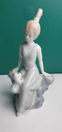 Figurka porcelanowa w stylu figurek NAO LLADRO