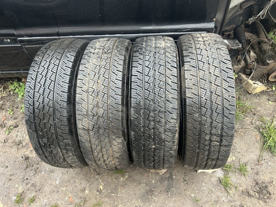 Шины 225 70 15С комплект зимних колёс