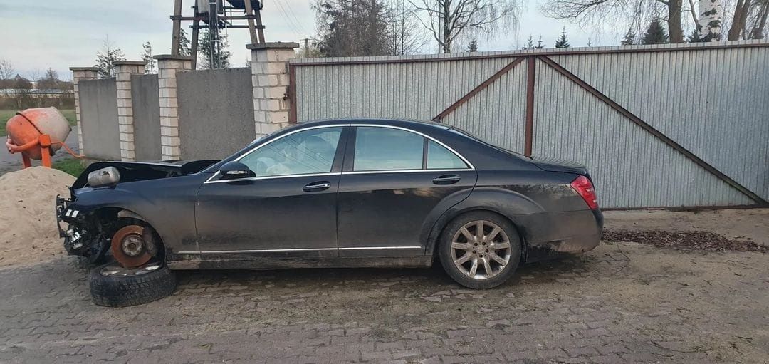 Drzwi klapa zderzak mercedes w221 krotki czarne kolor 197