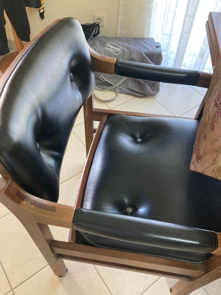 Vendo Conjunto de sala em Madeira