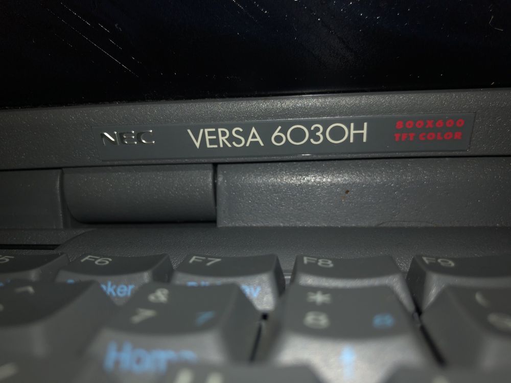 Portatil computador antigo NEC