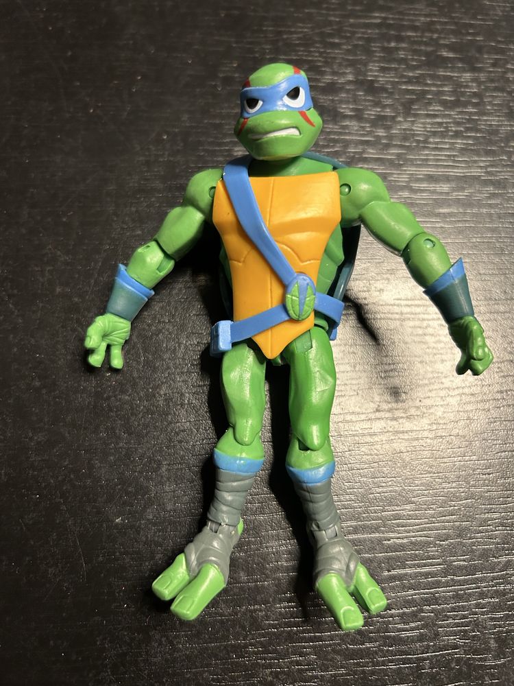 Figurka wojowniczy zolw Ninja ruchome rece i nogi