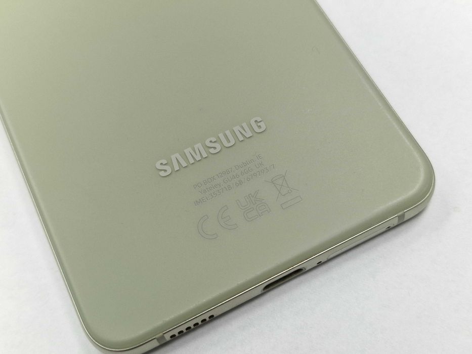 Samsung Galaxy S21 FE 5G/ 6GB/ 128GB/ Olive/ Grade A-/ + ładowarka