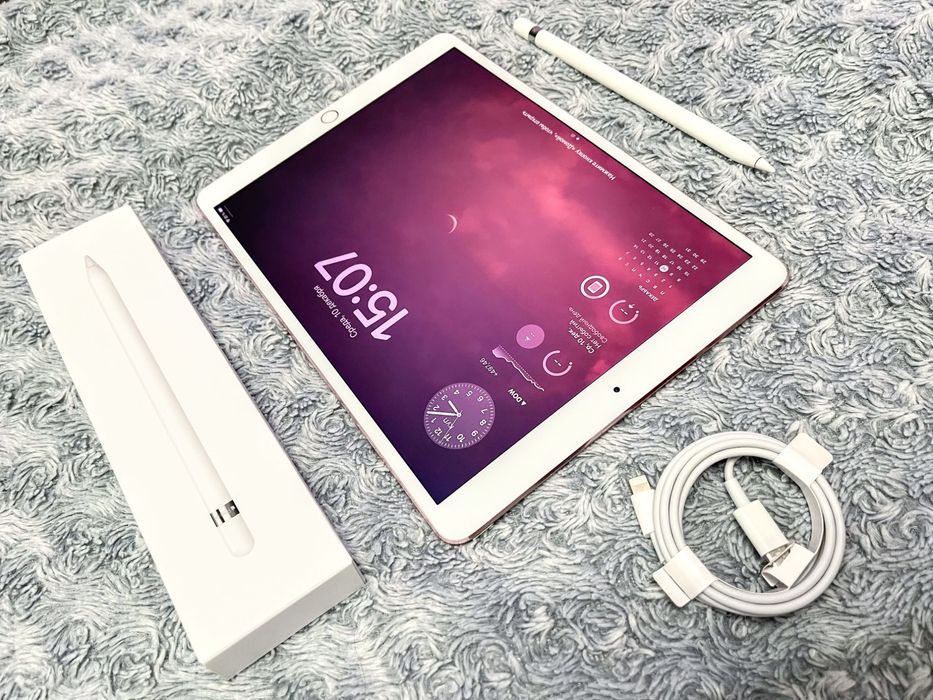 IPad Pro 10.5 (64 gb) wi-fi + чехол! А1701