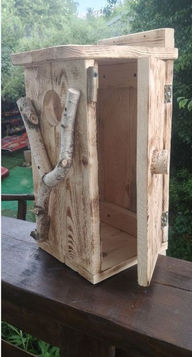 Domek dla Wiewiórki domowej hodowlanej