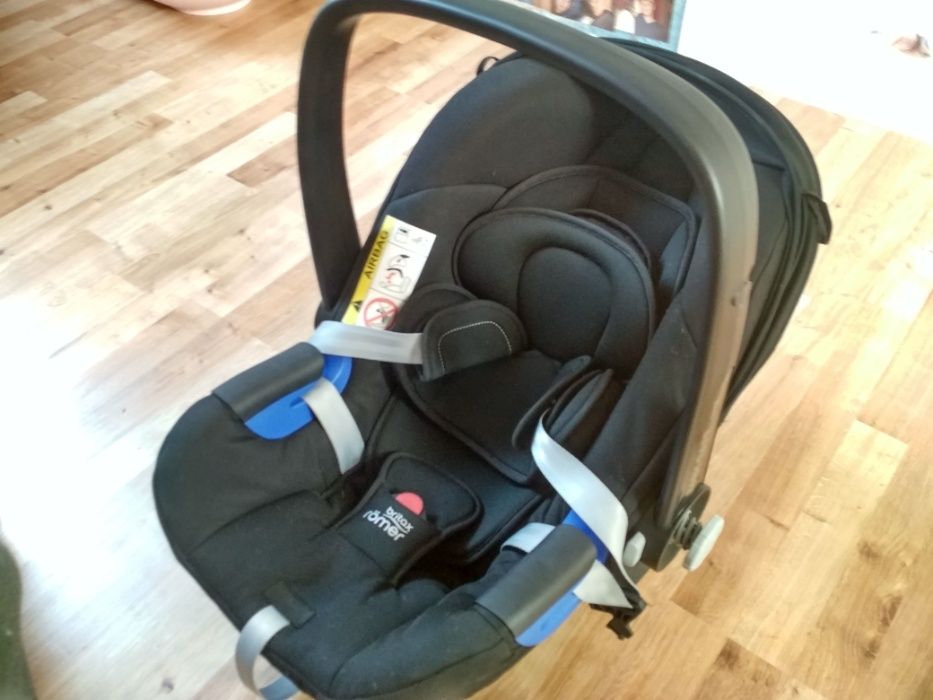 Fotelik samochodowy Britax Romer baby-safe i-size+ baza Britax Romer F