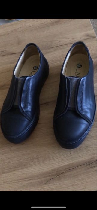 Жіноче взуття, шкіряне