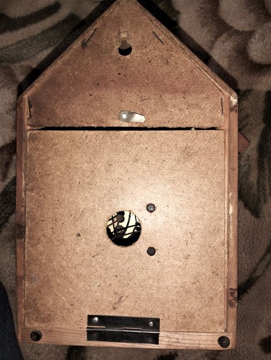 Obudowa z mechanizmem zegara z kukułką Majak