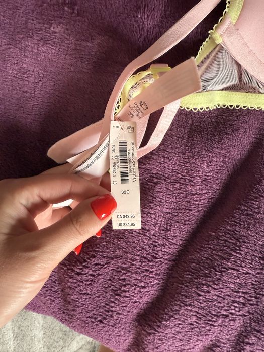 Продаю бюсгалтер  Victorias Secret