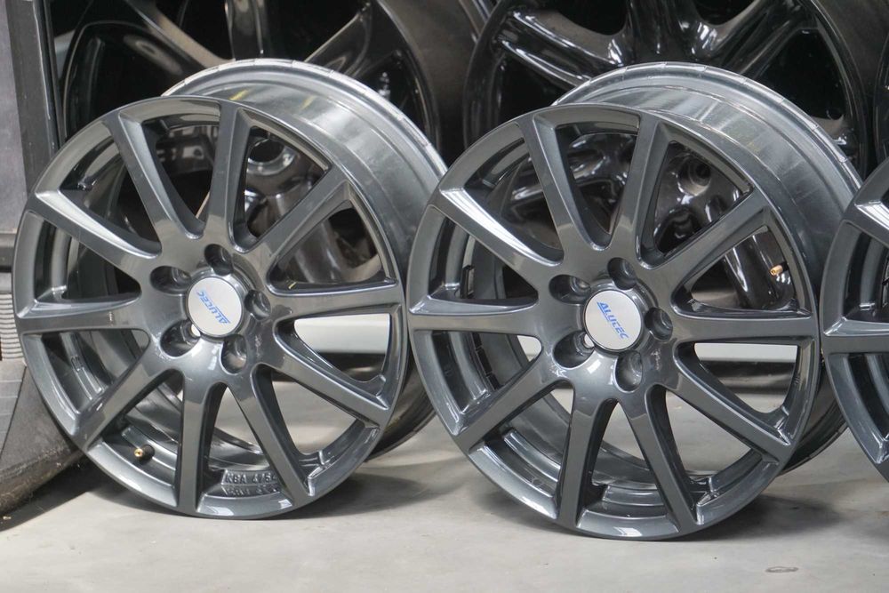 Alufelgi Alutec Germany 5x112 7Jx17 et47 cb66 pierscienie 57,1 grafit