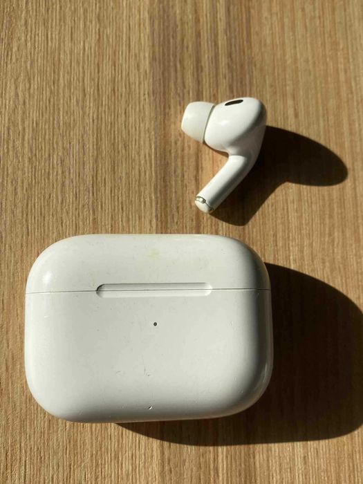 Oryginalna prawa słuchawka AirPods 2 pro+ etui