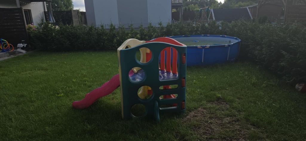 Sprzedam zjeżdzalnie Little Tikes