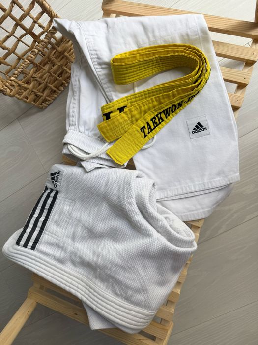 Кімоно “Adidas” Перчатки доя боїв
