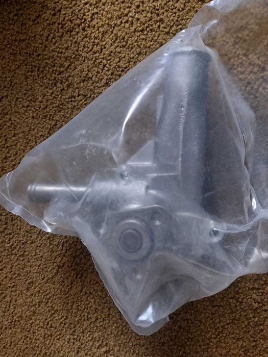 Bomba de Água Original Ford 92BM-8505-AA – NOVA