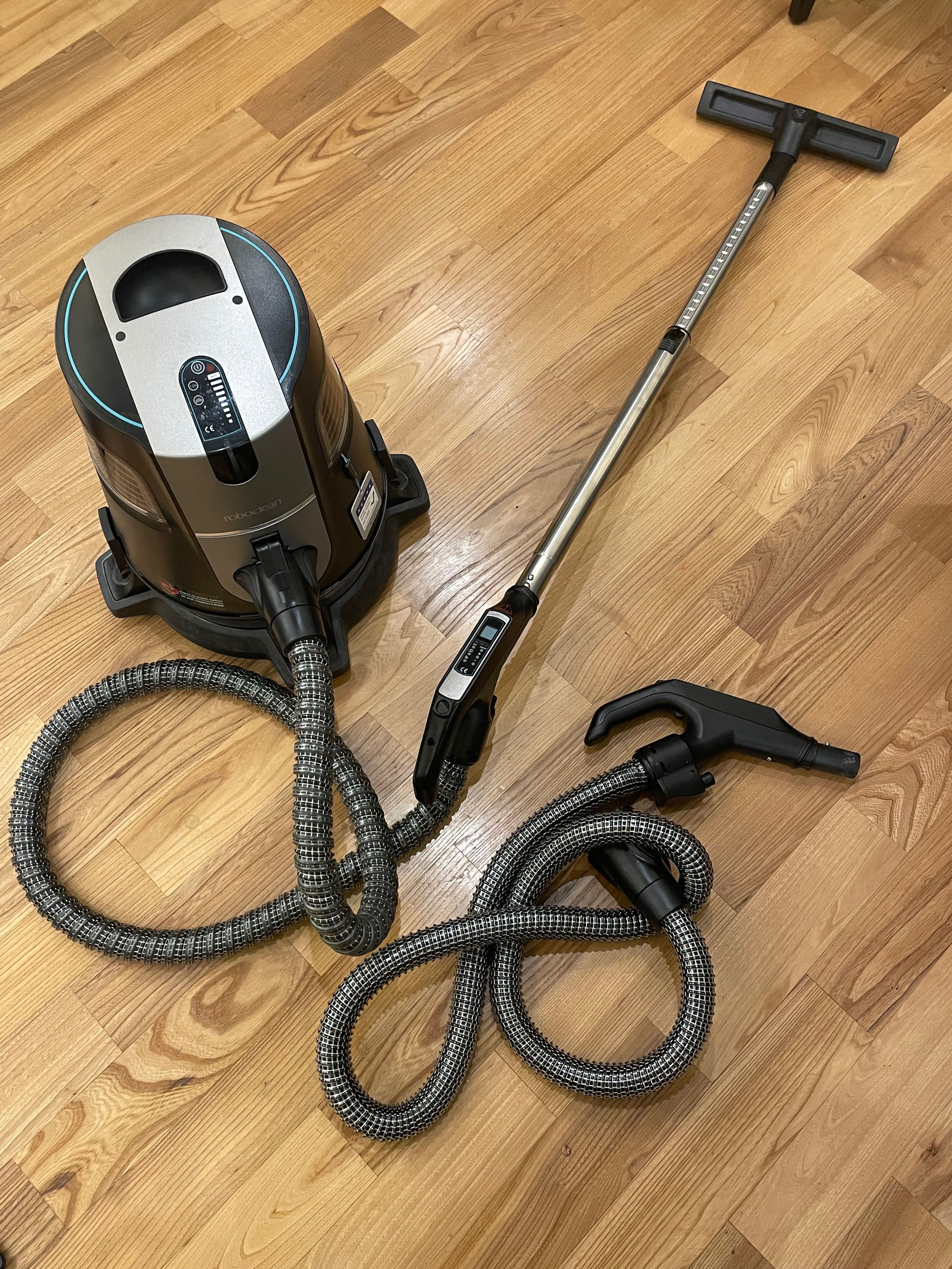 Robot czyszczący wielofunkcyjny ROBOCLEAN AURA SPLUS