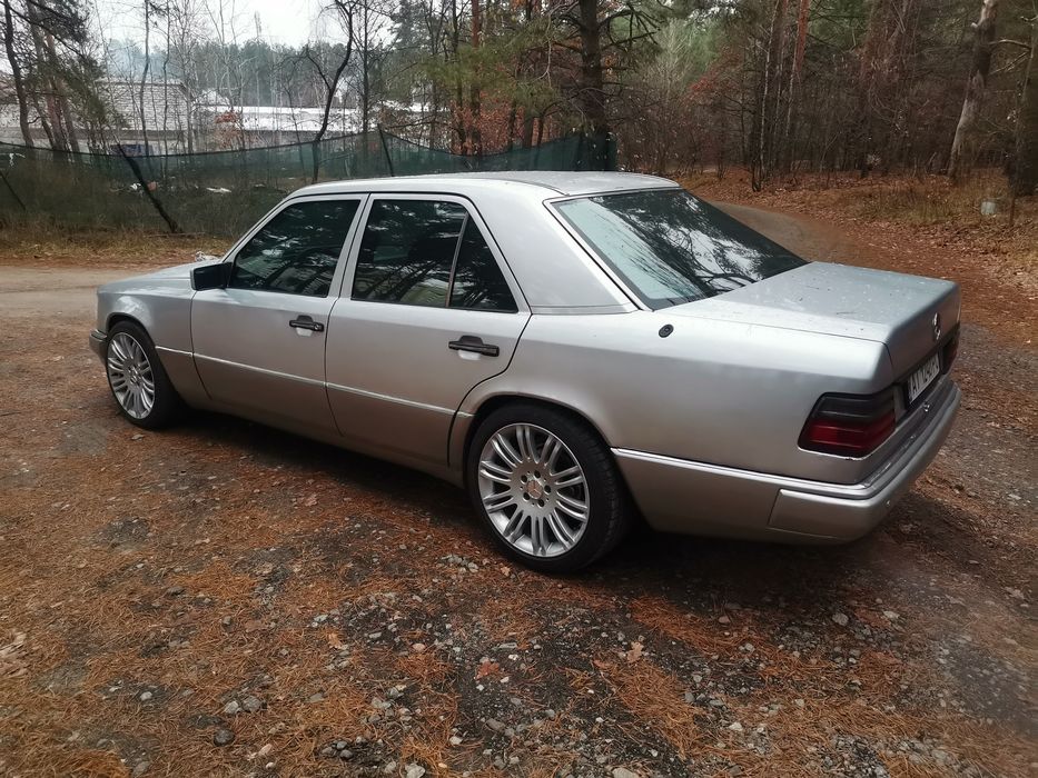 Mercedes-Benz W124
