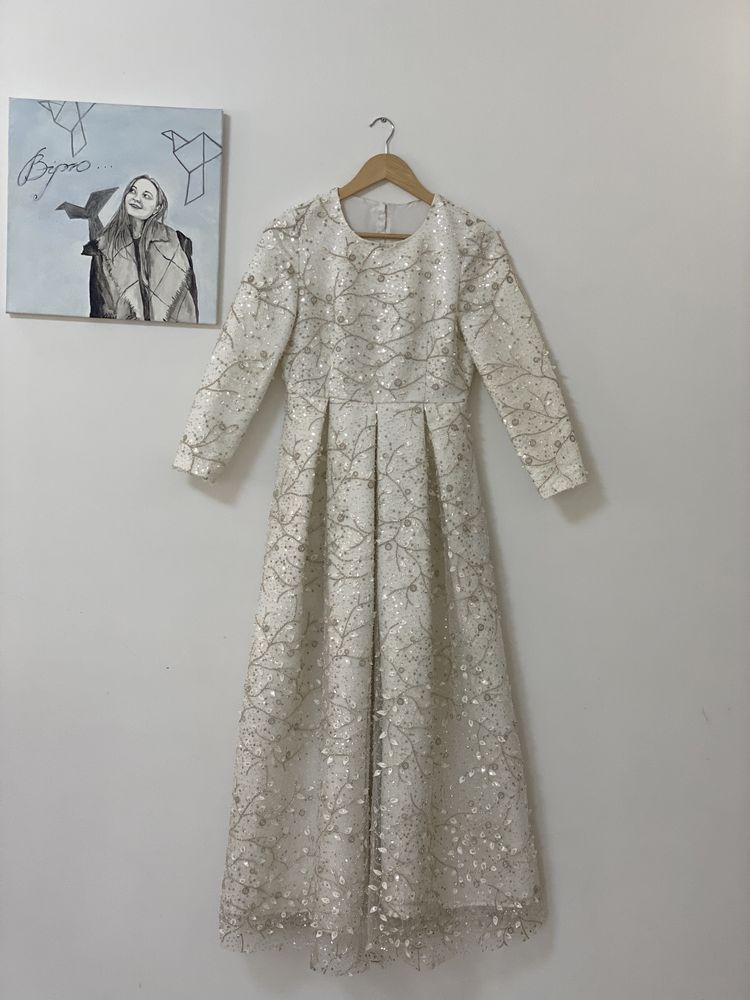Весільна сукня ручної роботи купівля/оренда
