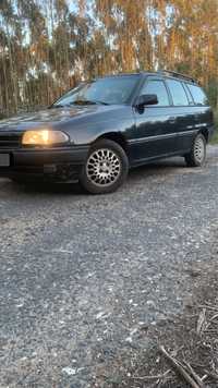 Opel Astra F pronta a andar