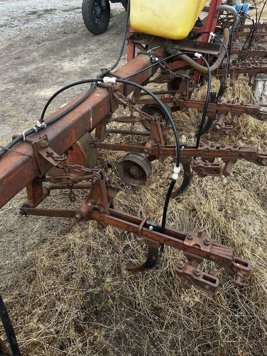 Просапний культиватор КРН 5,6 з системою для внесення рідких добрив