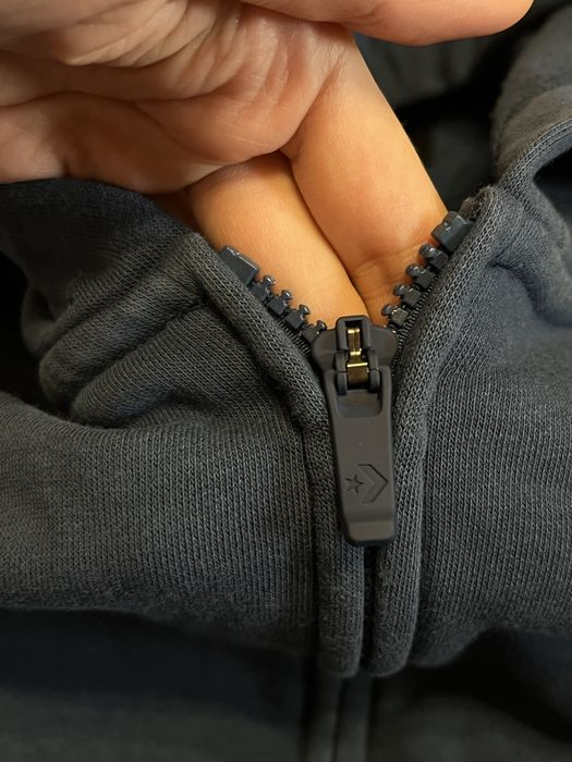 Нова толстовка від Converse